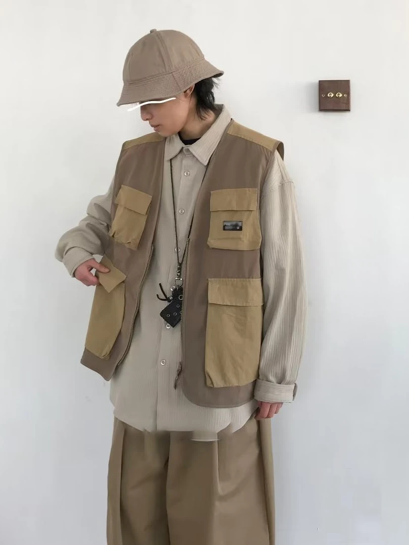 Loose Fit Casual Men's Vest Japanese Workwear Sle with Large kets Svel y Top Faionable Summer Outerwear
Loose Fit Casual Men's Vest Japanese Workwear Sle with Large kets Svel y Top Faionable Summer Outerwear