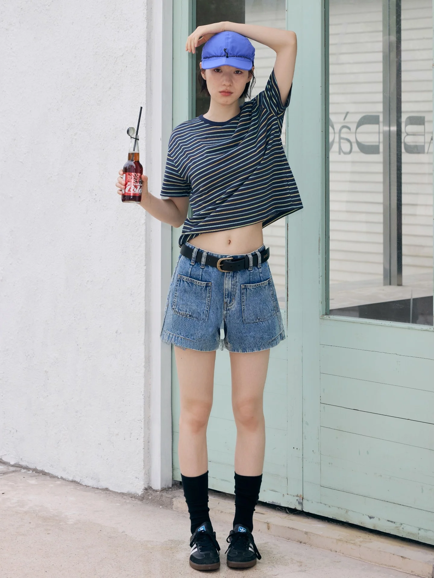 Waed Blue Cotton Denim orts Casual High Waist Wide Leg ket Detail Summer Wear Comfortable Soft Cotton Blue Jeans
Waed Blue Cotton Denim orts Casual High Waist Wide Leg ket Detail Summer Wear Comfortable Soft Cotton Blue Jeans