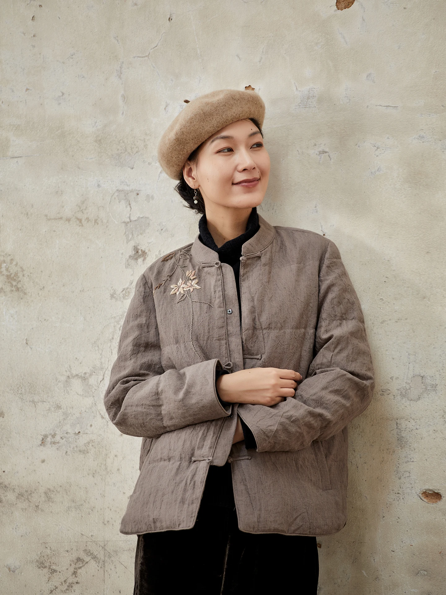 Ele Embroidered Cotton Linen Jaet Women's Winter Outerwear Lightweight Vintage Straight Cut Polyfill Long Sve Coat
Ele Embroidered Cotton Linen Jaet Women's Winter Outerwear Lightweight Vintage Straight Cut Polyfill Long Sve Coat