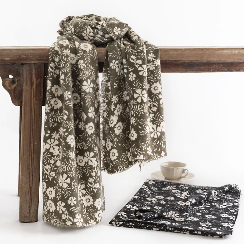 64*180cm Spring and Autumn Warp Knitted Blanket Square Scarf Black Flower Printed Scarf Elegant Women's Cashmere Blended Shawl
64*180cm Spring and Autumn Warp Knitted Blanket Square Scarf Black Flower Printed Scarf Elegant Women's Cashmere Blended Shawl