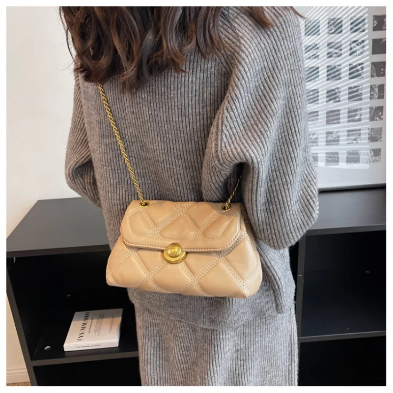 Women's simple casual leather soft bag fashionable shoulder chain bag casual underarm bag 
Women's simple casual leather soft bag fashionable shoulder chain bag casual underarm bag