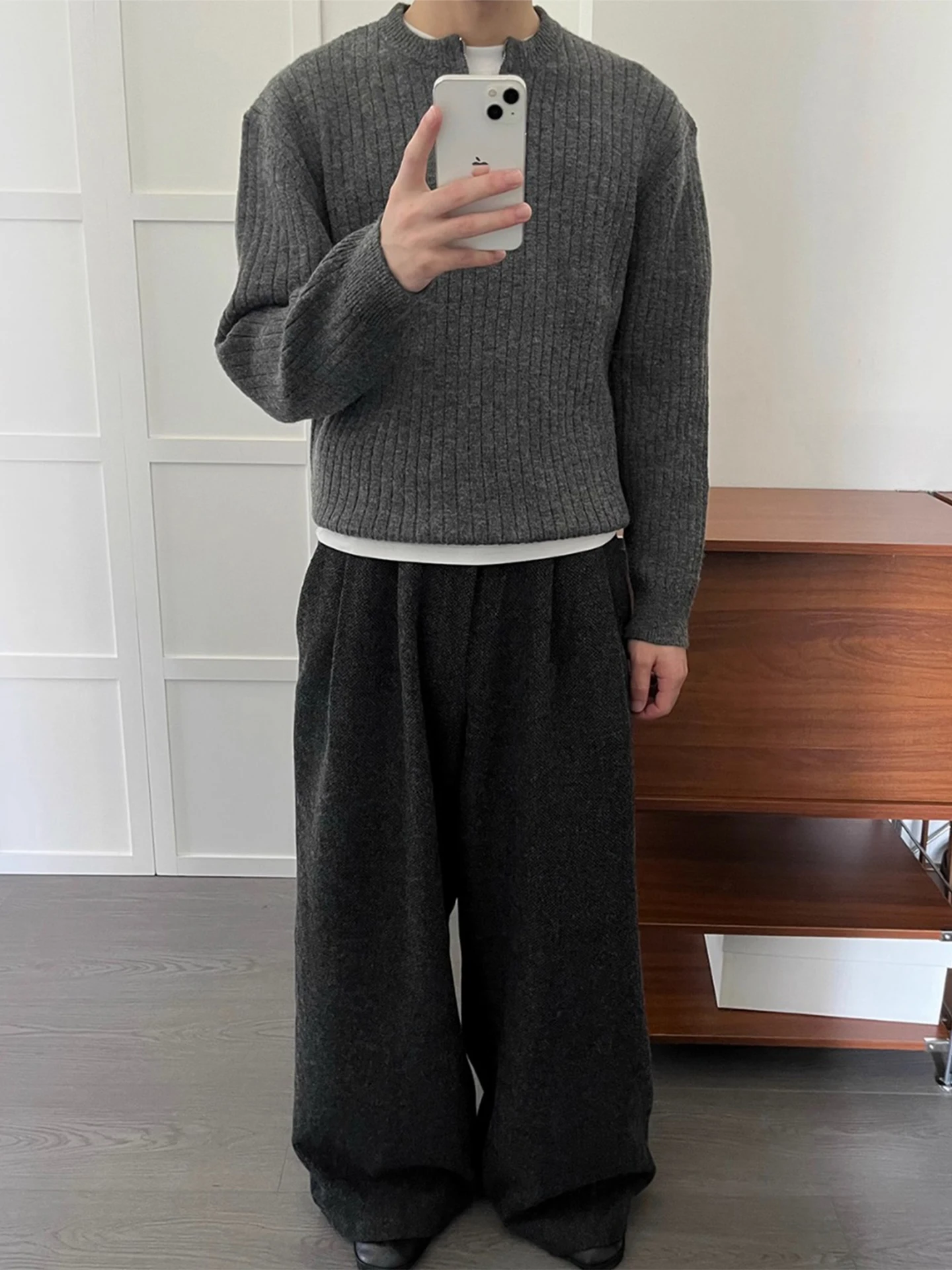 Мужской вязаный свитер на молнии свободного кроя в американском стиле с фактурной полосатой вязкой, осенне-зимний, повседневный, свободный крой
Мужской вязаный свитер на молнии свободного кроя в американском стиле с фактурной полосатой вязкой, осенне-зимний, повседневный, свободный крой