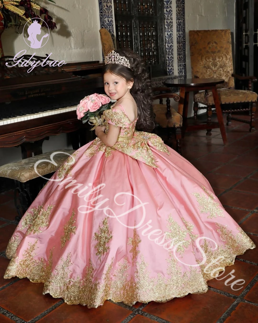 Customized Satin Pink Flower Girl Dress For Wedding O-Neck Floor Length Gold Lace Kids Birthday Party First Communion Ball Gown
Customized Satin Pink Flower Girl Dress For Wedding O-Neck Floor Length Gold Lace Kids Birthday Party First Communion Ball Gown