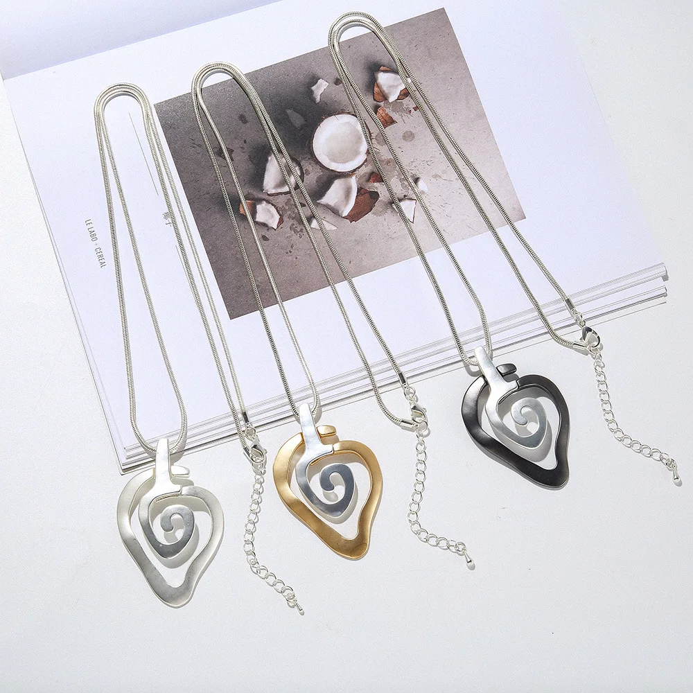 DIY accessories viral trends necklace European and American simple pendant geometric lines women's long environmentally friendly
DIY accessories viral trends necklace European and American simple pendant geometric lines women's long environmentally friendly