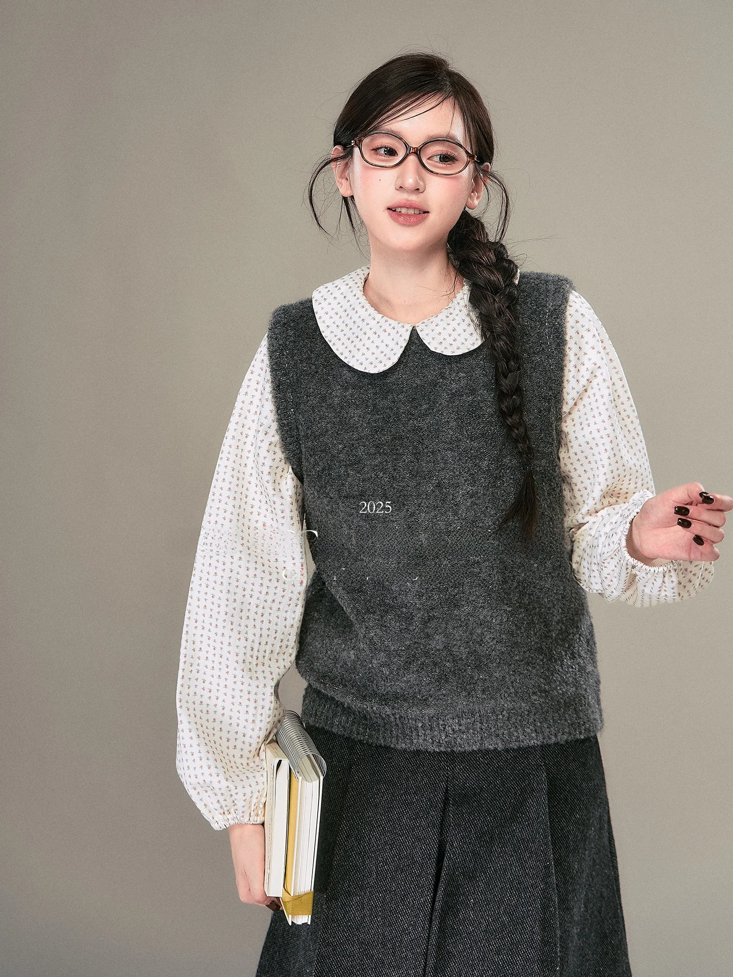 OIOI E Women's Floral Print Doll Collar irt Elastic Hem Spring Autumn New Arrival Bell Sve Warm Long Sve Top
OIOI E Women's Floral Print Doll Collar irt Elastic Hem Spring Autumn New Arrival Bell Sve Warm Long Sve Top