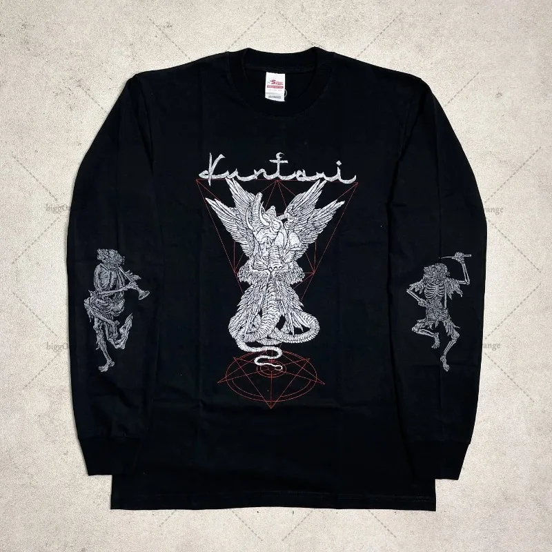 2025 American Trendy Brand Dark Anime Print Fashion Loose Oversized Long-sleeved Top Men Y2k Gothic Punk Casual T-shirt Women
2025 American Trendy Brand Dark Anime Print Fashion Loose Oversized Long-sleeved Top Men Y2k Gothic Punk Casual T-shirt Women