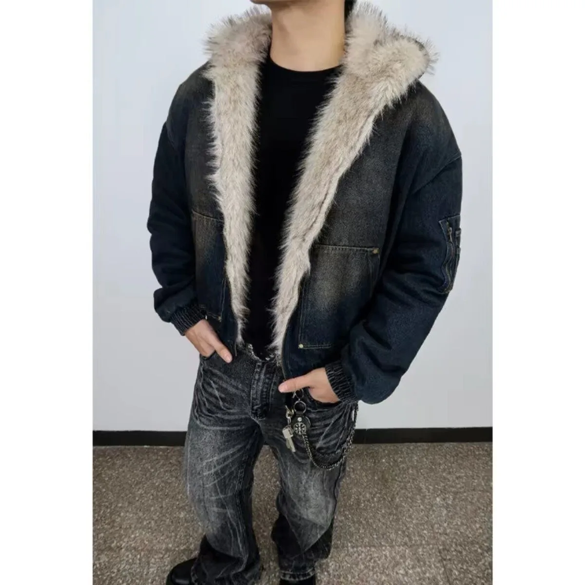 Thiened Fce Lined Hooded Denim Jaet Men's Autumn Winter Large Size American Sle Faionable Coat with Fur Collar
Thiened Fce Lined Hooded Denim Jaet Men's Autumn Winter Large Size American Sle Faionable Coat with Fur Collar