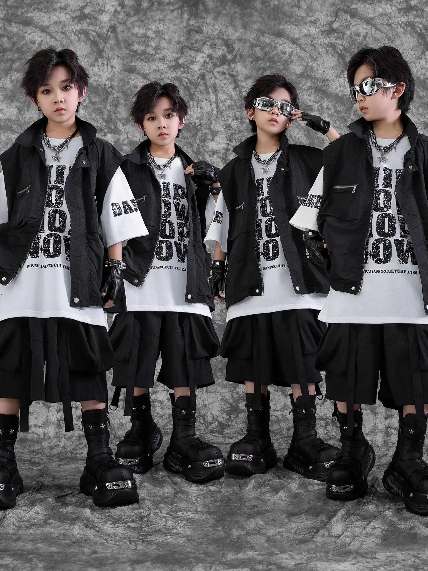 Handsome Hip Hop Dance Costume Boys Black Vest Short Girls Kids Street Dance Workwear Set Jazz Stage Performance Clothes BL16445
Handsome Hip Hop Dance Costume Boys Black Vest Short Girls Kids Street Dance Workwear Set Jazz Stage Performance Clothes BL16445