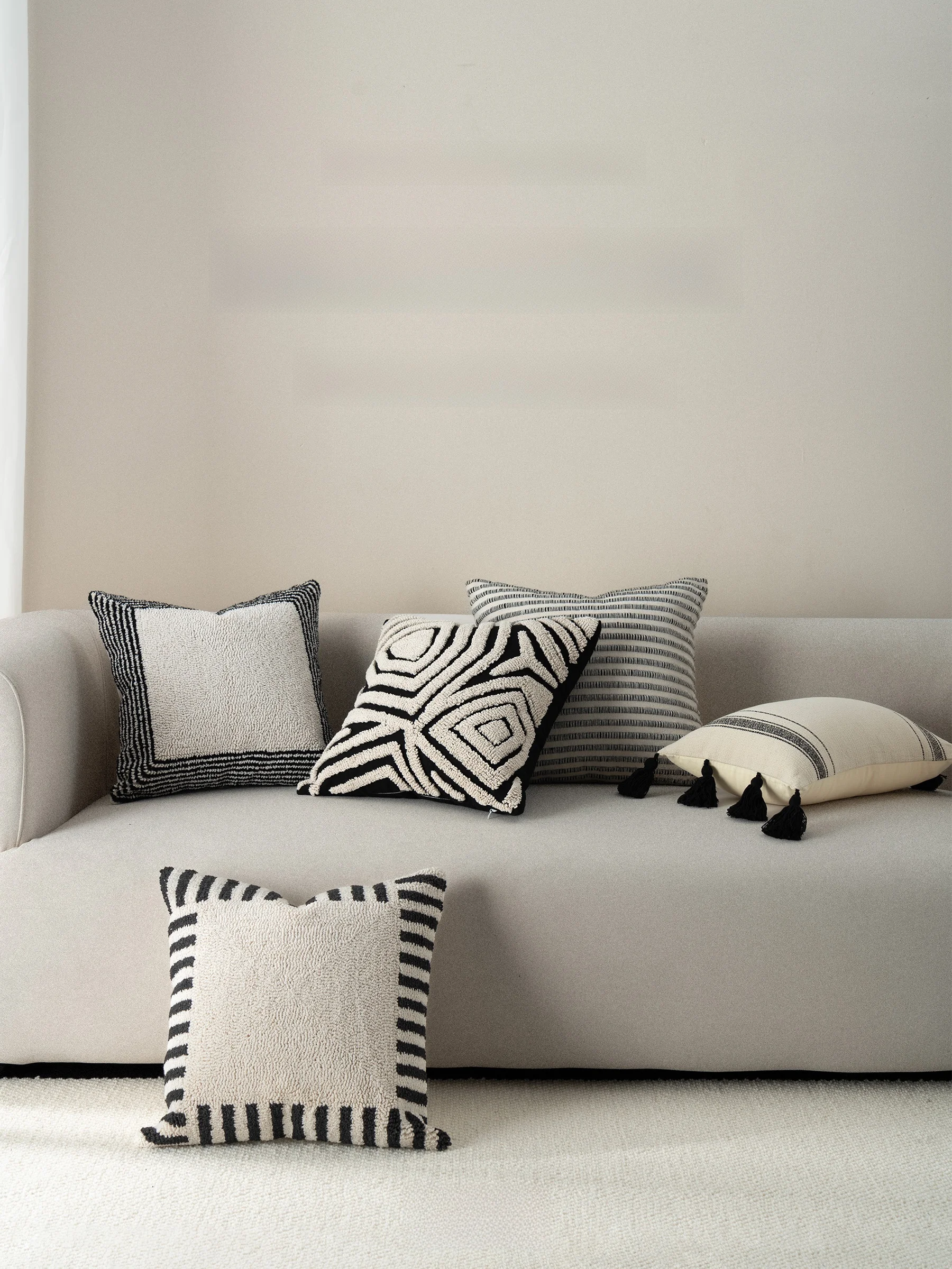 Наволочка для диванной подушки в стиле модерн, с эффектом роскоши, для гостиной, для подушки-изголовья, поясничной подушки, для дома и оконных зон, декоративная подушка
Наволочка для диванной подушки в стиле модерн, с эффектом роскоши, для гостиной, для подушки-изголовья, поясничной подушки, для дома и оконных зон, декоративная подушка