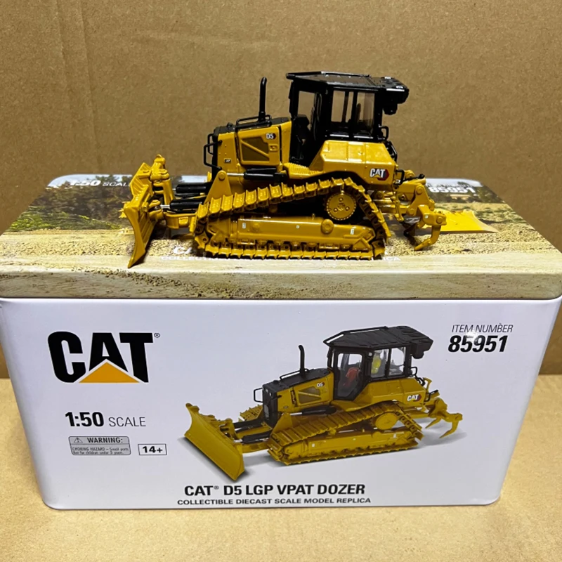DM Diecast 1:50 Scale Cat D5 LGP Dozer Crawler Bulldozer Forklift Alloy Engineering Model 85951 Collection Souvenir Display
DM Diecast 1:50 Scale Cat D5 LGP Dozer Crawler Bulldozer Forklift Alloy Engineering Model 85951 Collection Souvenir Display