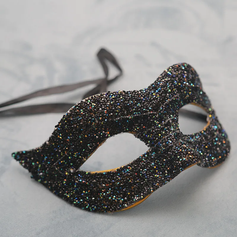 Halloween Mask Sequined Ball Stage Carnival Men and Women Fashion
Halloween Mask Sequined Ball Stage Carnival Men and Women Fashion