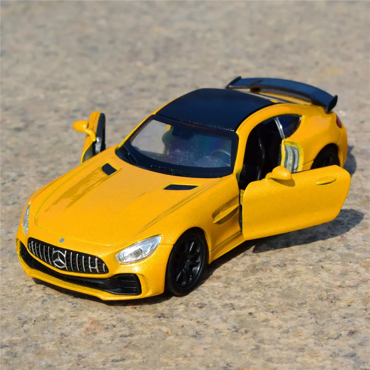 Модель спортивного автомобиля Welly 1:36 Mercedes Benz AMG GTR из сплава, модель литая металлическая игрушечная машинка, модель имитации коллекции, подарок для детей
Модель спортивного автомобиля Welly 1:36 Mercedes Benz AMG GTR из сплава, модель литая металлическая игрушечная машинка, модель имитации коллекции, подарок для детей
