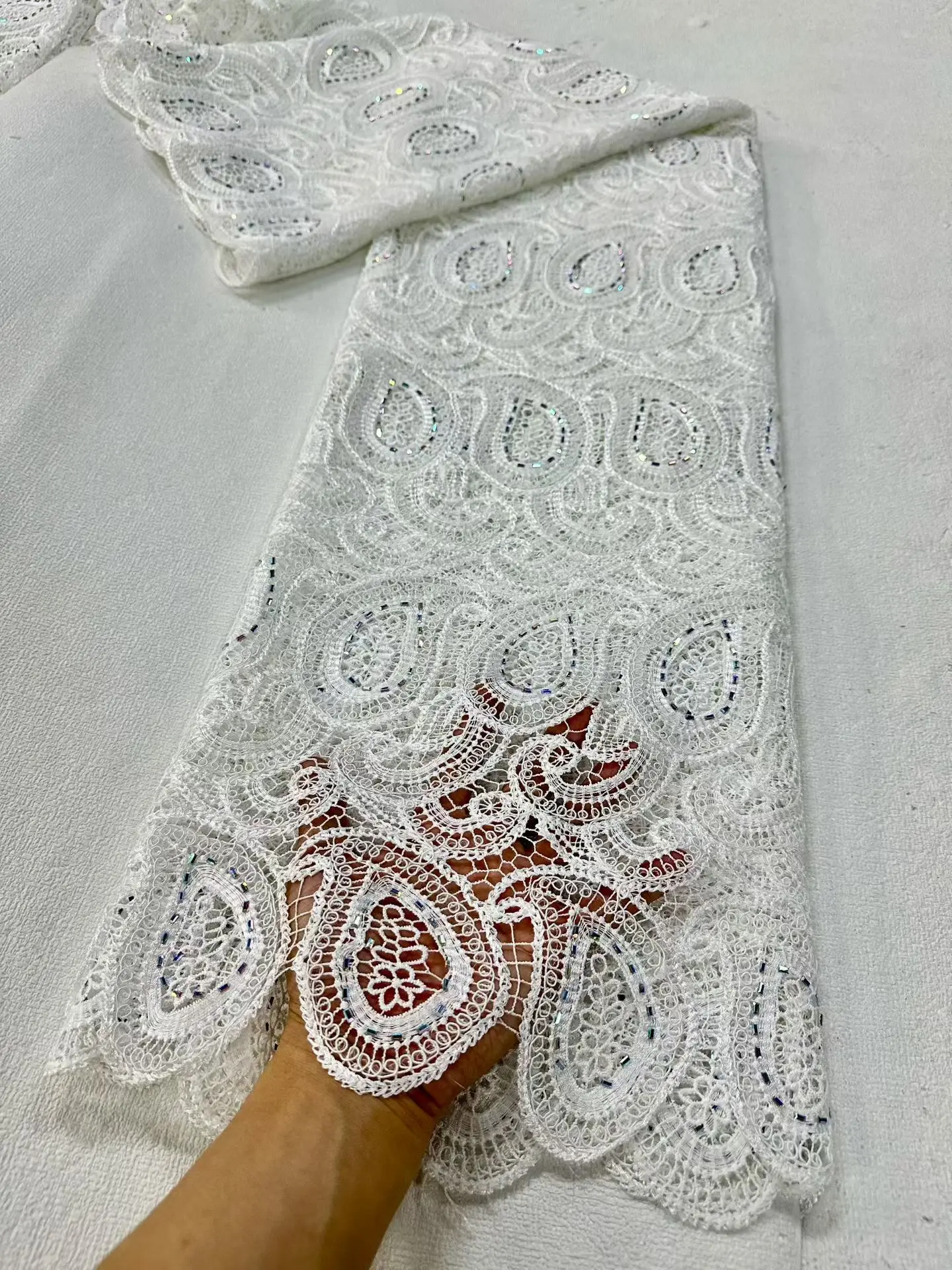 Высококачественная африканская нигерийская хлопковая тюлевая кружевная ткань с вышивкой, золотистый дамаск с пайетками, 5 ярдов, JL545
Высококачественная африканская нигерийская хлопковая тюлевая кружевная ткань с вышивкой, золотистый дамаск с пайетками, 5 ярдов, JL545