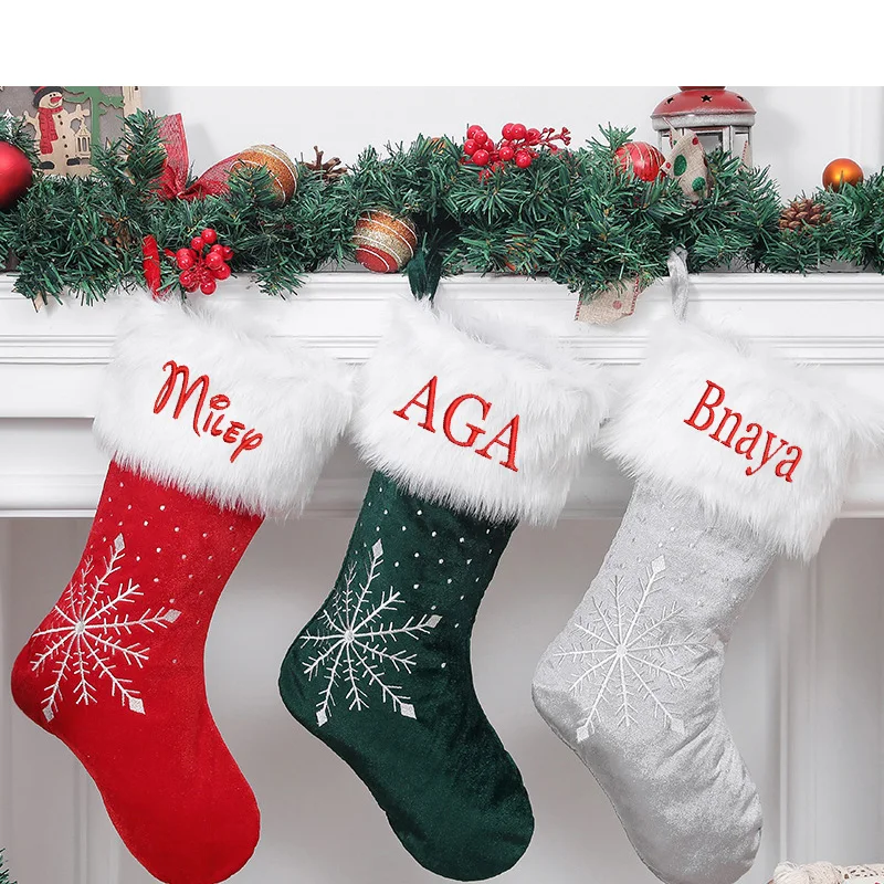 Customized Christmas Decorations, Gift Socks, Velvet Embroidered Snowflake Socks, Christmas Tree Decorations Children's Gift Bag
Customized Christmas Decorations, Gift Socks, Velvet Embroidered Snowflake Socks, Christmas Tree Decorations Children's Gift Bag
