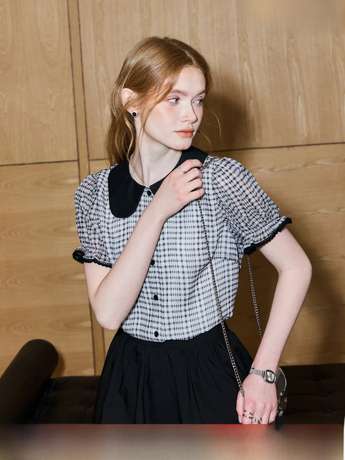 Women's Retro Black White Plaid Bubble Sleeve Shirt Turn-down Collar Short Sleeve Commute Casual Top Korean Style Loose Fit
Women's Retro Black White Plaid Bubble Sleeve Shirt Turn-down Collar Short Sleeve Commute Casual Top Korean Style Loose Fit