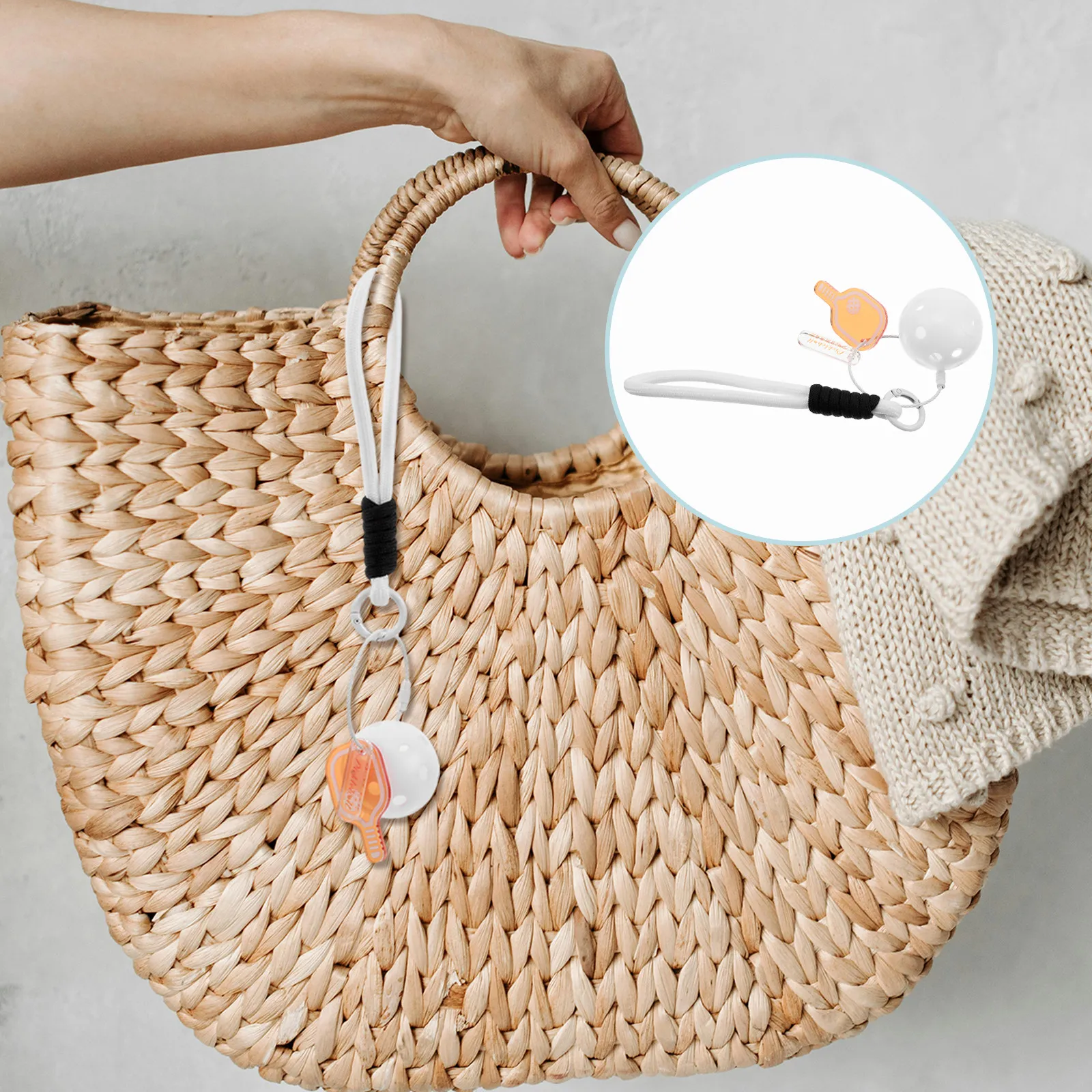 Брелок для ключей в виде ракетки для пиклбола, миниатюрный спортивный мяч-украшение, креативный брелок для мужчин и женщин, портативный декор для сумки, подарок для вечеринки
Брелок для ключей в виде ракетки для пиклбола, миниатюрный спортивный мяч-украшение, креативный брелок для мужчин и женщин, портативный декор для сумки, подарок для вечеринки