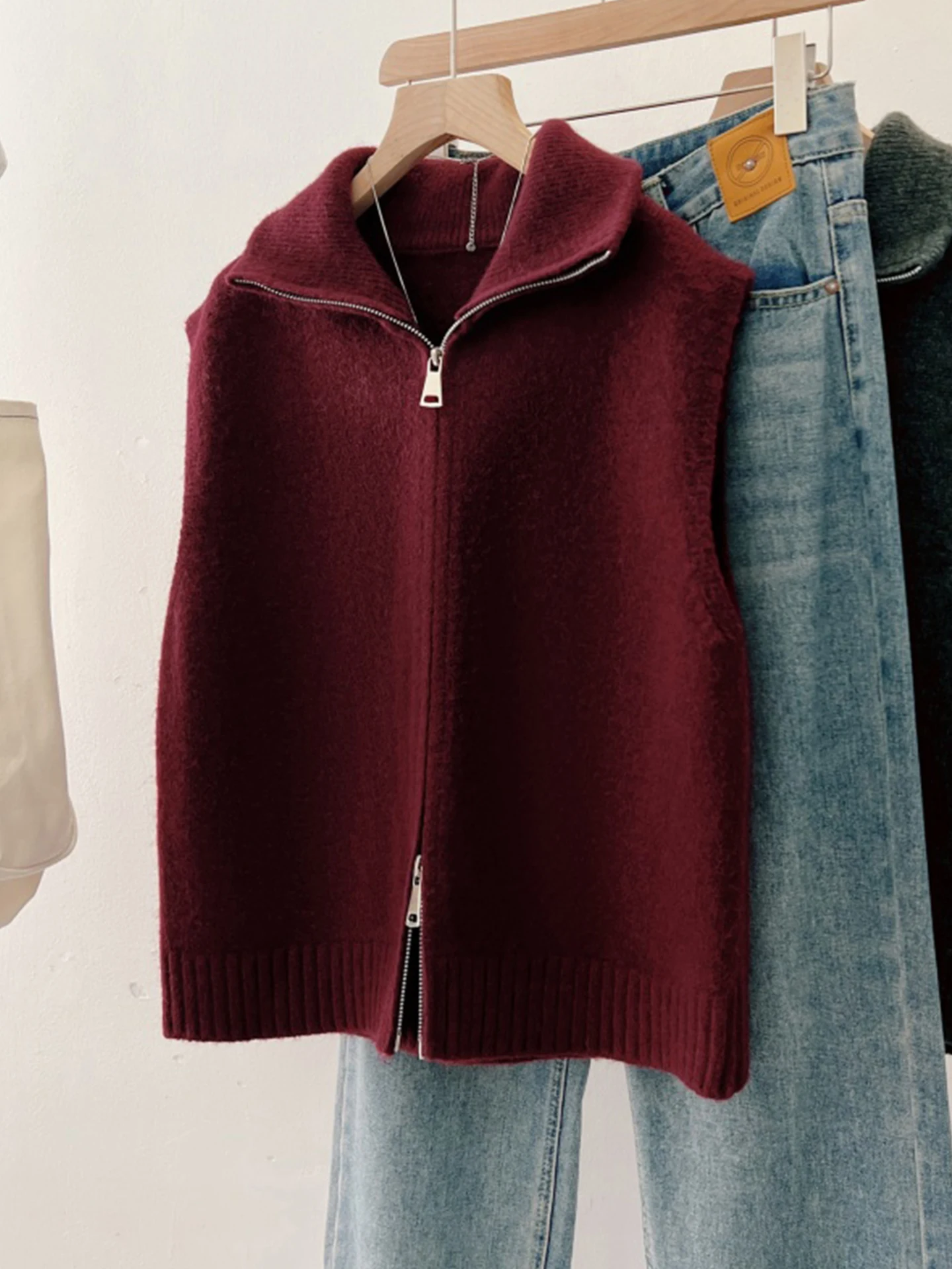 Red Wine Color Zipper Knitted Vest Women's Spring Autumn Winter Large Size Fat MM Design Sense Layering Svel Sweater Vest
Red Wine Color Zipper Knitted Vest Women's Spring Autumn Winter Large Size Fat MM Design Sense Layering Svel Sweater Vest