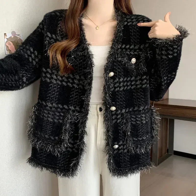 TPJB Autumn Winter Bright Silk Tassel Sweater Coat Women Chic Plaid Knitted Cardigan Pearl Button Warm Soft Mink Jacket Black
TPJB Autumn Winter Bright Silk Tassel Sweater Coat Women Chic Plaid Knitted Cardigan Pearl Button Warm Soft Mink Jacket Black