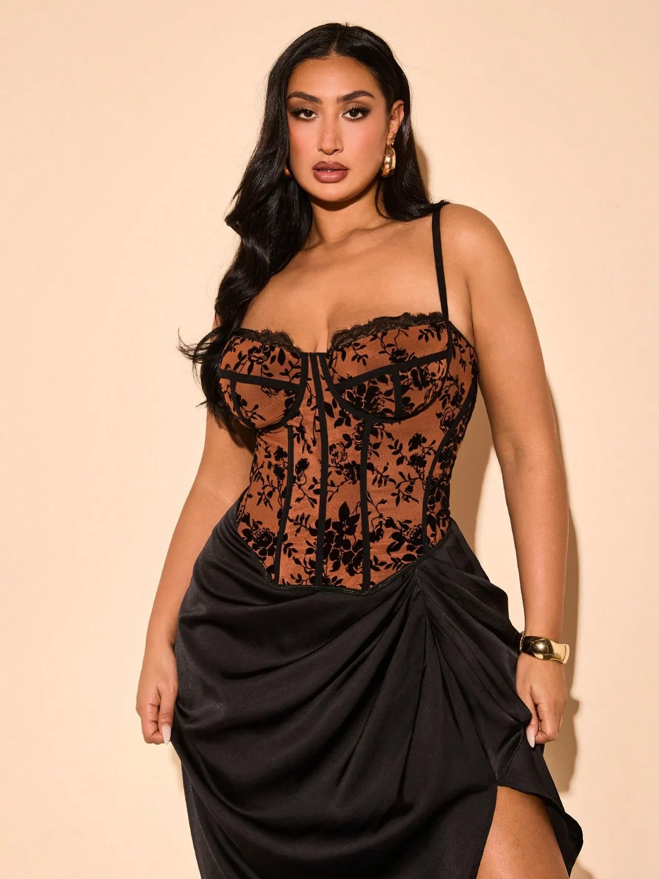 Plus Size Elegant Black Strapless Lace Corset Evening Gown Classic Party Dress Bustiers
Plus Size Elegant Black Strapless Lace Corset Evening Gown Classic Party Dress Bustiers
