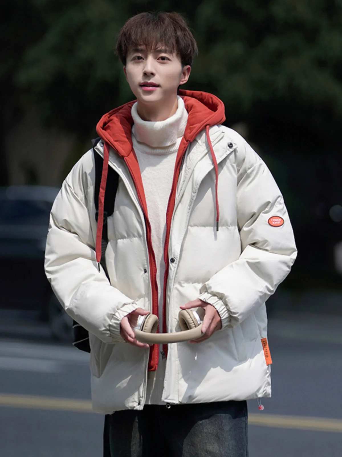 Утепленная хлопковая куртка для мужчин: зимнее теплое пальто с капюшоном, на молнии, однотонное, повседневное, свободного кроя, молодежное, модное.
Утепленная хлопковая куртка для мужчин: зимнее теплое пальто с капюшоном, на молнии, однотонное, повседневное, свободного кроя, молодежное, модное.