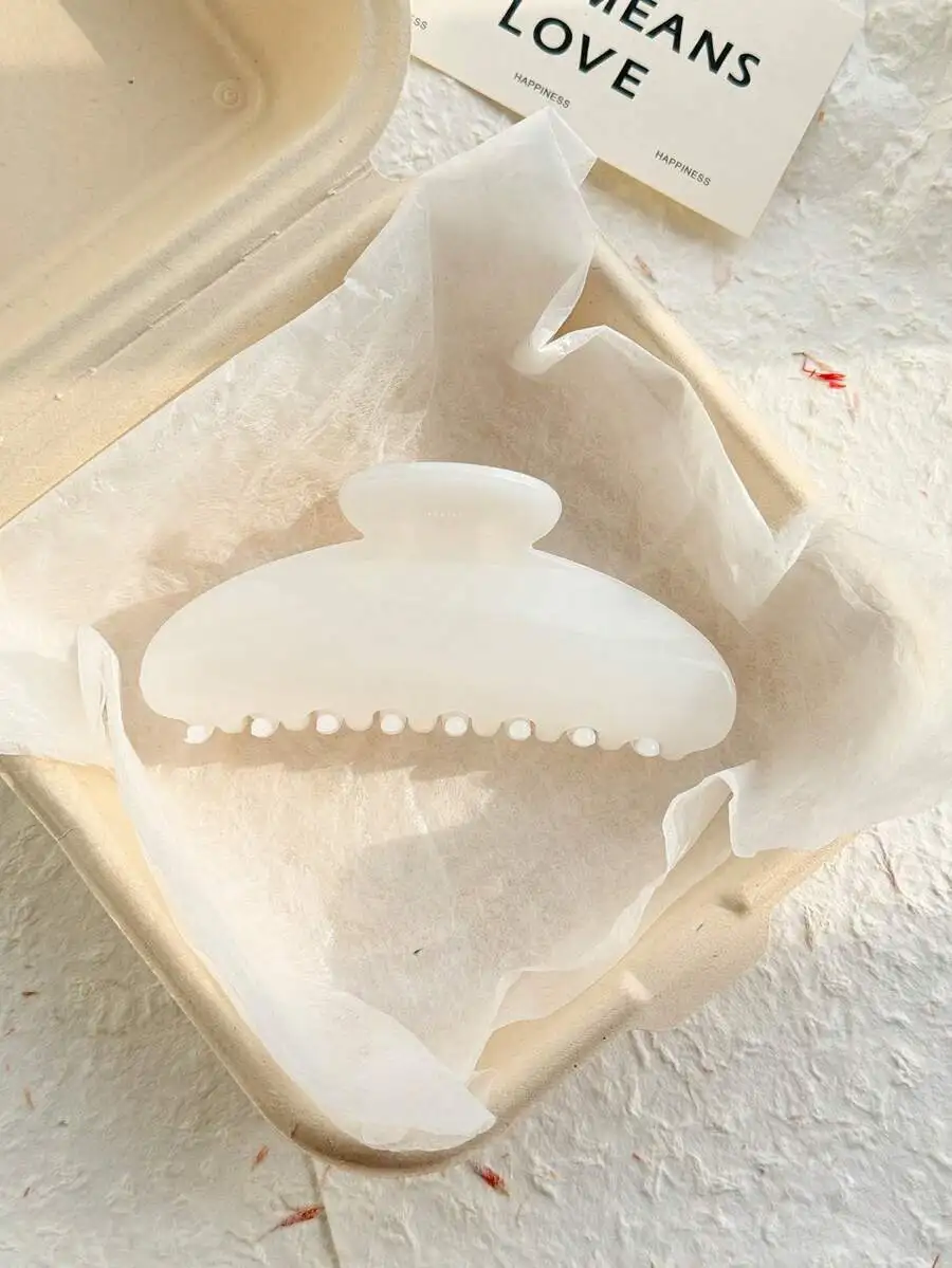 White Semi-Circle Shell Hair Claw Clip Minimalist Elegant Hair Accessory For Women
White Semi-Circle Shell Hair Claw Clip Minimalist Elegant Hair Accessory For Women