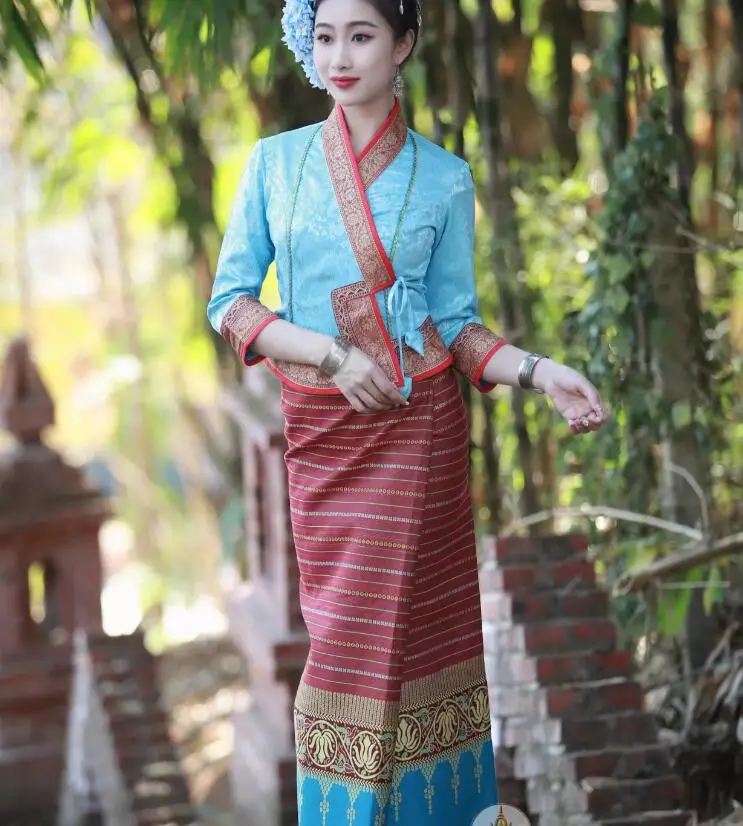 Chinese Dai Traditional Retro Clothing Women's Set Autumn Two-piece Mid Sleeved Skirt High-end
Chinese Dai Traditional Retro Clothing Women's Set Autumn Two-piece Mid Sleeved Skirt High-end