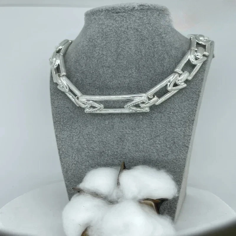 Новое нейтральное очаровательное серебряное прямоугольное ожерелье в крутом стиле, аксессуары для пар, ювелирные украшения, подарки
Новое нейтральное очаровательное серебряное прямоугольное ожерелье в крутом стиле, аксессуары для пар, ювелирные украшения, подарки