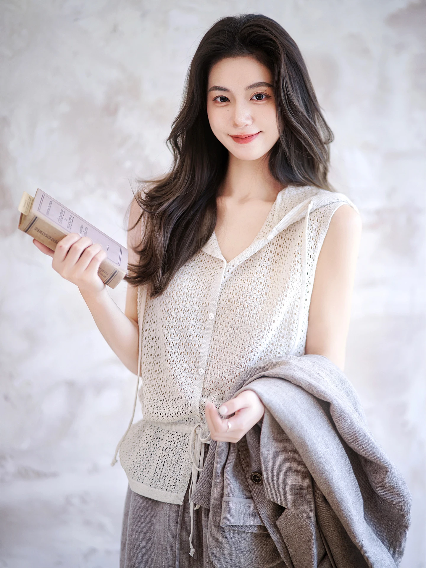 Nise Holiday Knitted Woolen Vest Comfortable Hollow out Design Hoodie Drawstring Casual Layered Women's Long Sleeve Cardigan
Nise Holiday Knitted Woolen Vest Comfortable Hollow out Design Hoodie Drawstring Casual Layered Women's Long Sleeve Cardigan