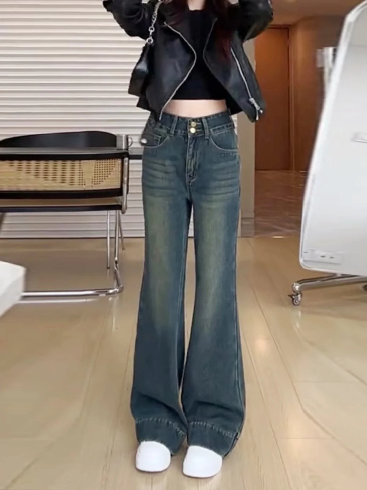 American Retro High Waist Loose Fit Straight Leg Bell Bottom Jeans Spring New Style Versatile Draped Long Pants Ladies Denim
American Retro High Waist Loose Fit Straight Leg Bell Bottom Jeans Spring New Style Versatile Draped Long Pants Ladies Denim