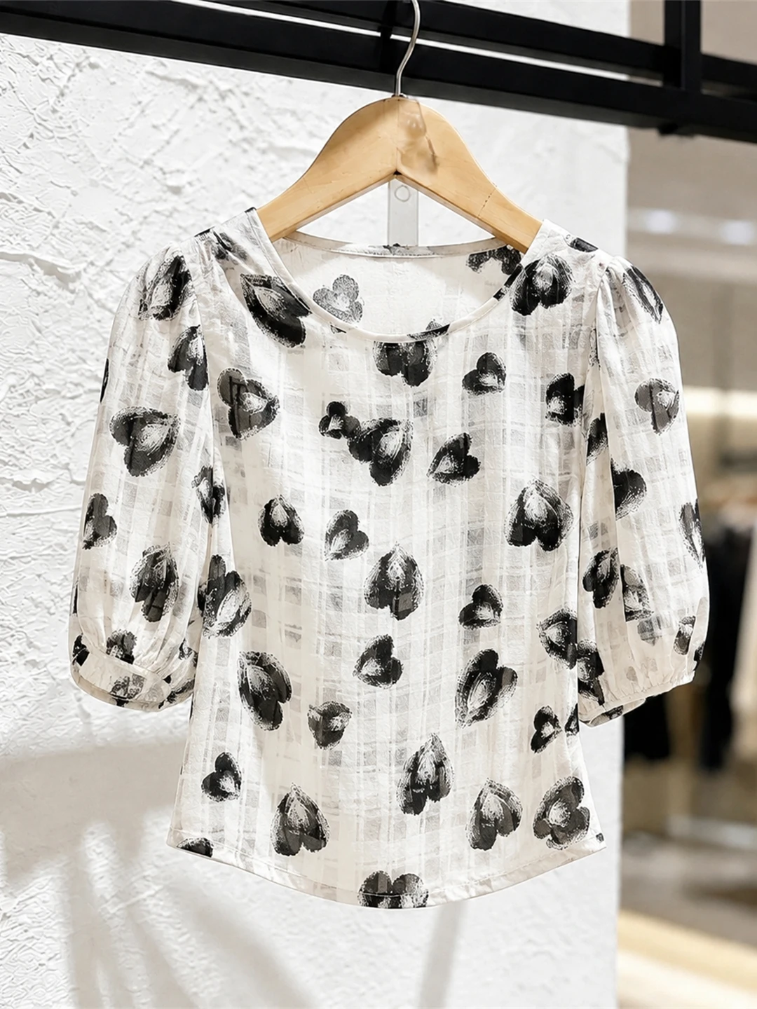 Fashionable round Neck Printed Shirt Versatile Stylish Summer Top Commute Friendly Korean Style Straight Cut Bubble Sleeve
Fashionable round Neck Printed Shirt Versatile Stylish Summer Top Commute Friendly Korean Style Straight Cut Bubble Sleeve
