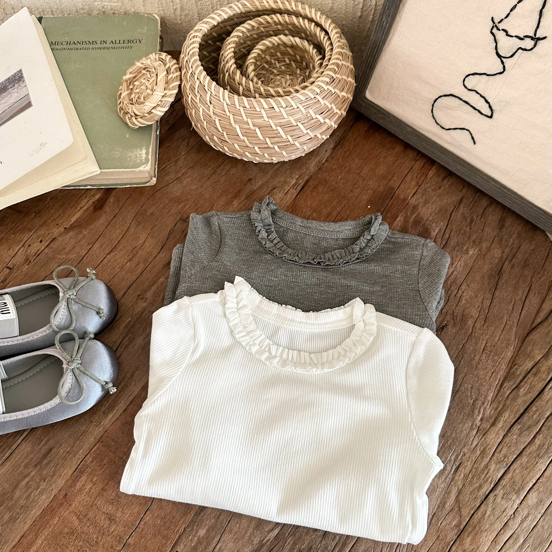 Футболка с длинными рукавами для девочек, хлопок, осень 25, детская рубашка с кружевным низом, топ для маленьких девочек
Футболка с длинными рукавами для девочек, хлопок, осень 25, детская рубашка с кружевным низом, топ для маленьких девочек