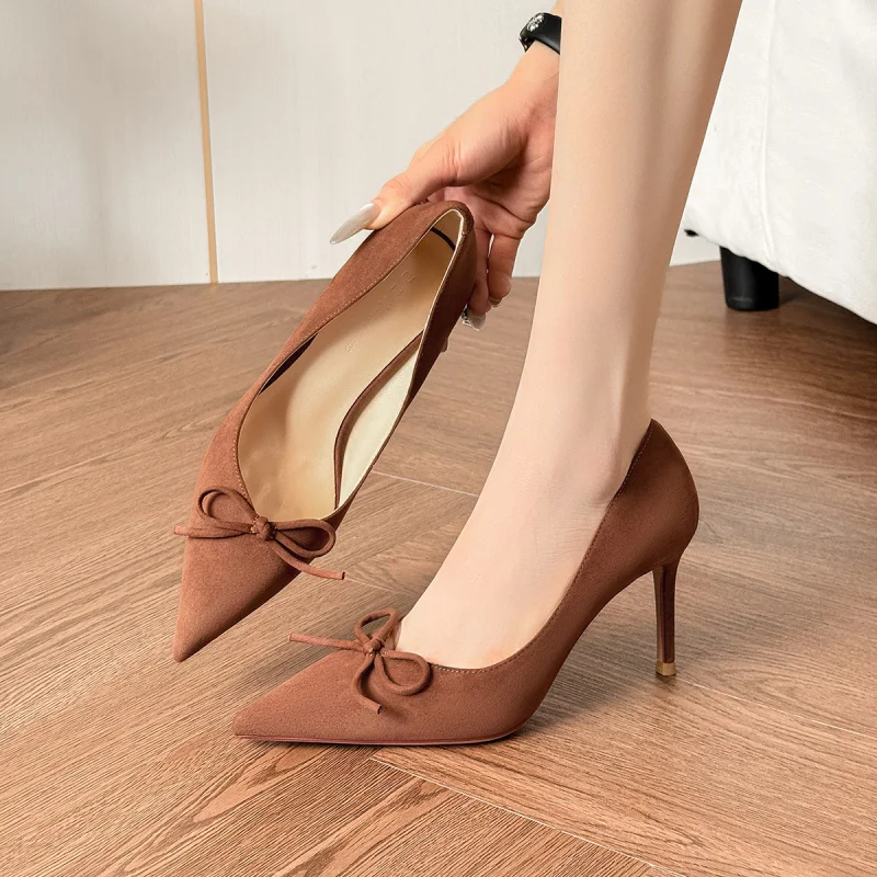Bow-tie French-style women's shoes with a high-end feel French-style suede pointed-toe high heels for women, thin heels that
Bow-tie French-style women's shoes with a high-end feel French-style suede pointed-toe high heels for women, thin heels that
