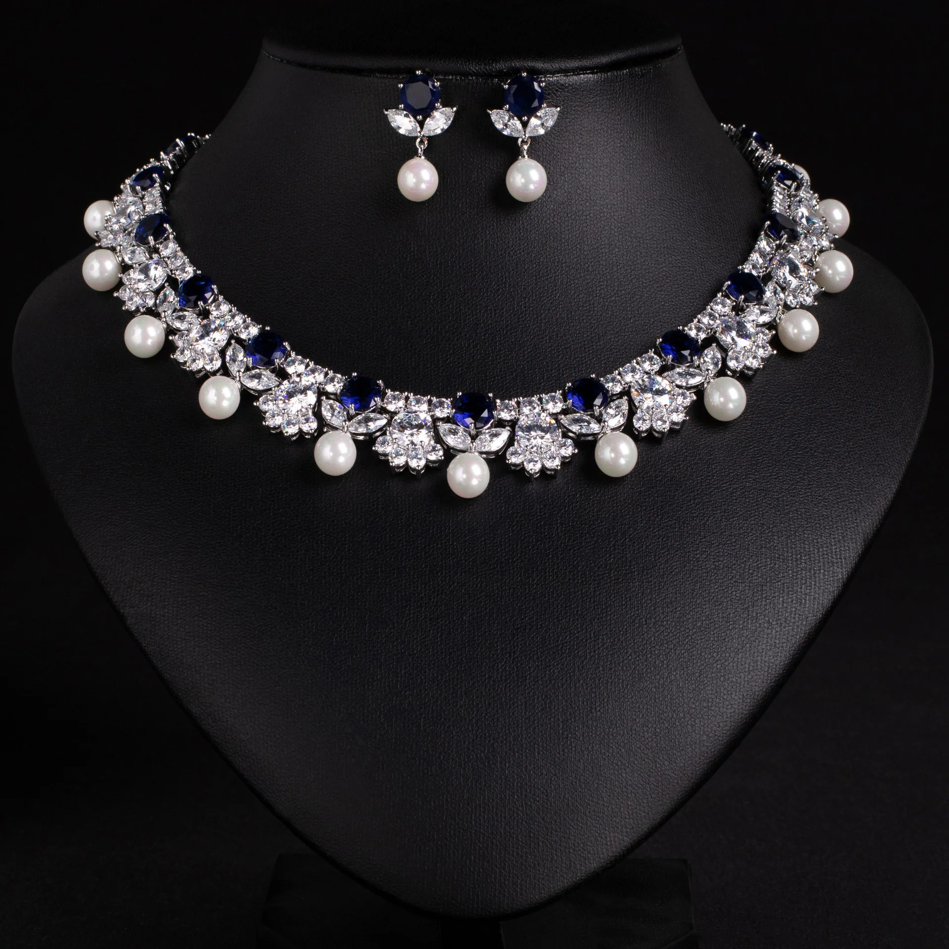 Heavy Craft Pearl & Zircon Floral Jewelry Set, French Luxury Clavicle Chain & Earrings, Wholesale Fashion Accessories
Heavy Craft Pearl & Zircon Floral Jewelry Set, French Luxury Clavicle Chain & Earrings, Wholesale Fashion Accessories