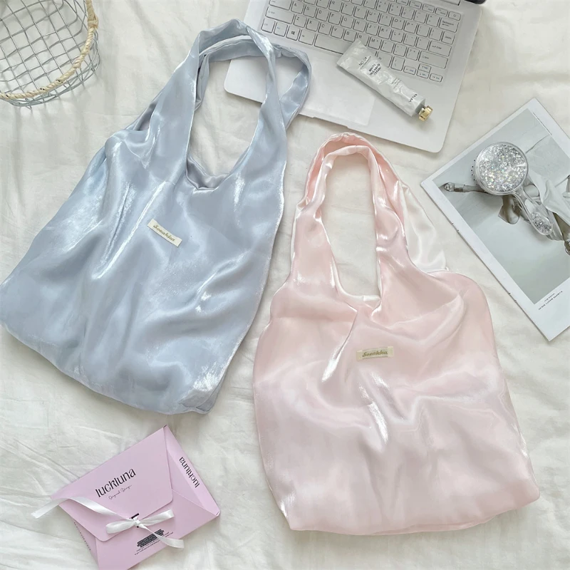 Gentle Fairy Style Shoulder Bag Satin Large Capacity Handbag Lightweight Underarm Tote Bags Elegant Simple Women Commuting Bag
Gentle Fairy Style Shoulder Bag Satin Large Capacity Handbag Lightweight Underarm Tote Bags Elegant Simple Women Commuting Bag