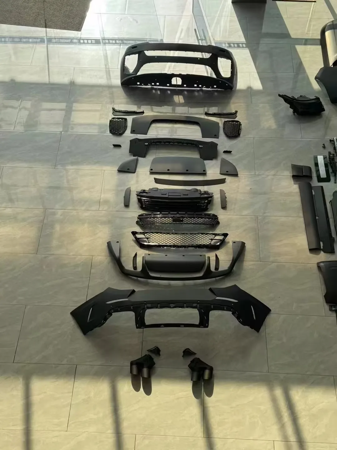 Custom Body Kit for 2023-2024 for Land Rover Range Rover Sport Compatible with Sport SV New Condition
Custom Body Kit for 2023-2024 for Land Rover Range Rover Sport Compatible with Sport SV New Condition