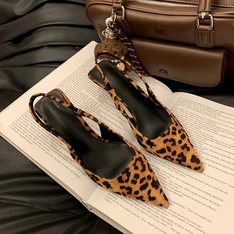 Sandals Women 2025 Summer New Leopard Print Shoes High Heels Girls Stiletto Low Comfort Fashion 6.5cm High-heeled Female Sandals
Sandals Women 2025 Summer New Leopard Print Shoes High Heels Girls Stiletto Low Comfort Fashion 6.5cm High-heeled Female Sandals