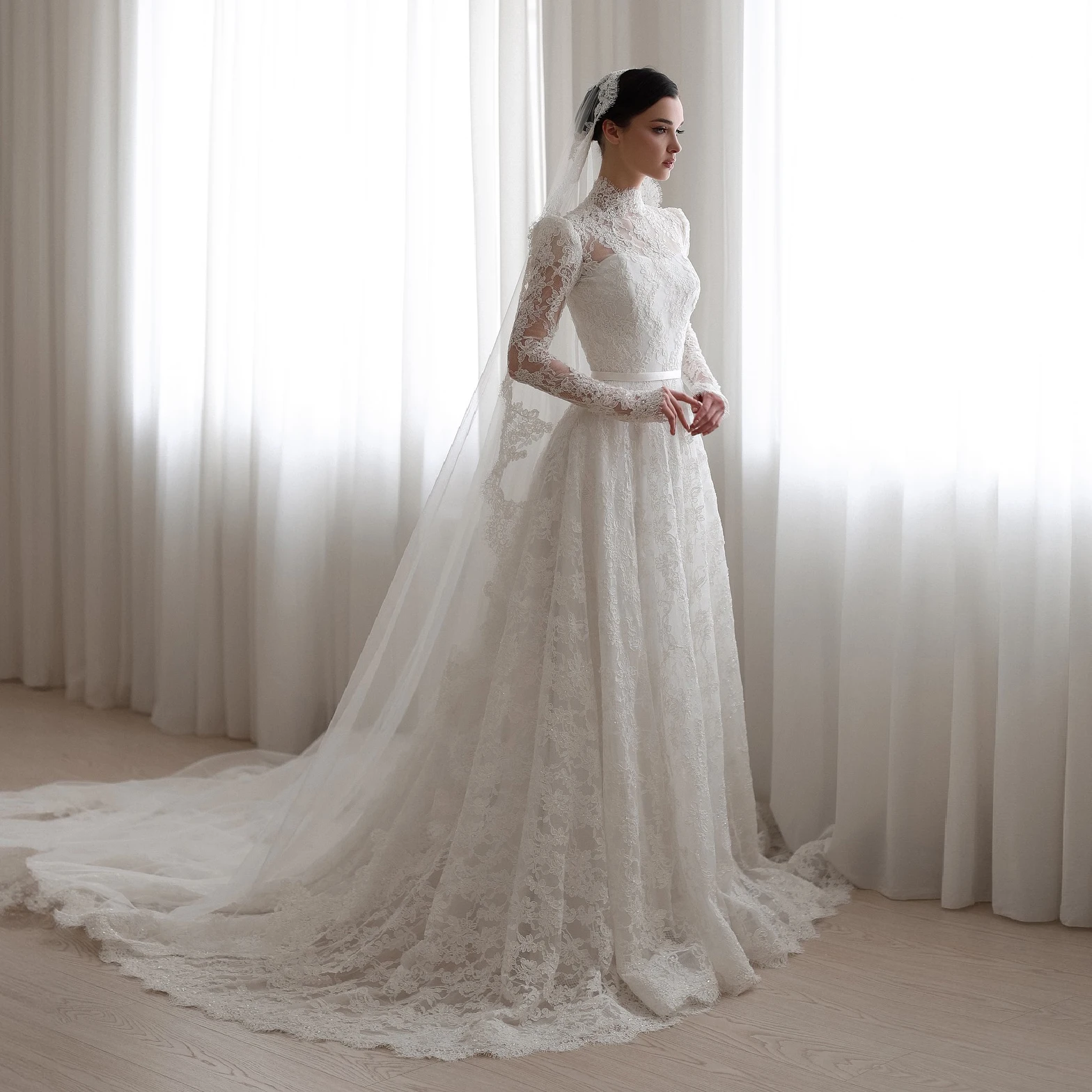 Sharon Said Elegant Off White Beading High Neck Lace Wedding Dresses with Veil Romantic for Women Bride Gowns SW535 Customized
Sharon Said Elegant Off White Beading High Neck Lace Wedding Dresses with Veil Romantic for Women Bride Gowns SW535 Customized