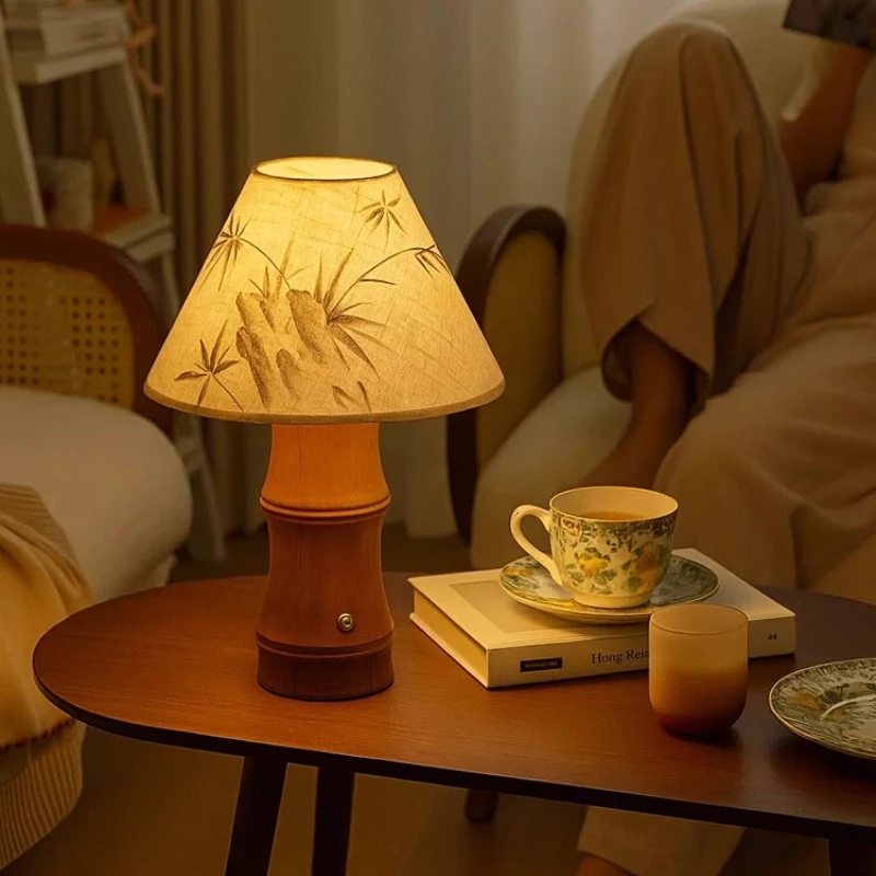 Vintage Aesthetics Wooden Table Lamp Bedroom Bedside Hand-painted Fabric Retro Homestay Atmosphere Charging Decorative Desk Lamp
Vintage Aesthetics Wooden Table Lamp Bedroom Bedside Hand-painted Fabric Retro Homestay Atmosphere Charging Decorative Desk Lamp