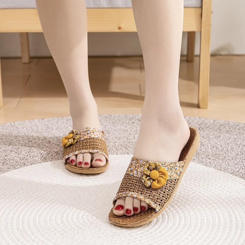 Повседневные дышащие соломенные плетеные тапочки, нескользящие льняные тапочки с подошвой из ЭВА, домашние тапочки с цветочным принтом на каждый день
Повседневные дышащие соломенные плетеные тапочки, нескользящие льняные тапочки с подошвой из ЭВА, домашние тапочки с цветочным принтом на каждый день