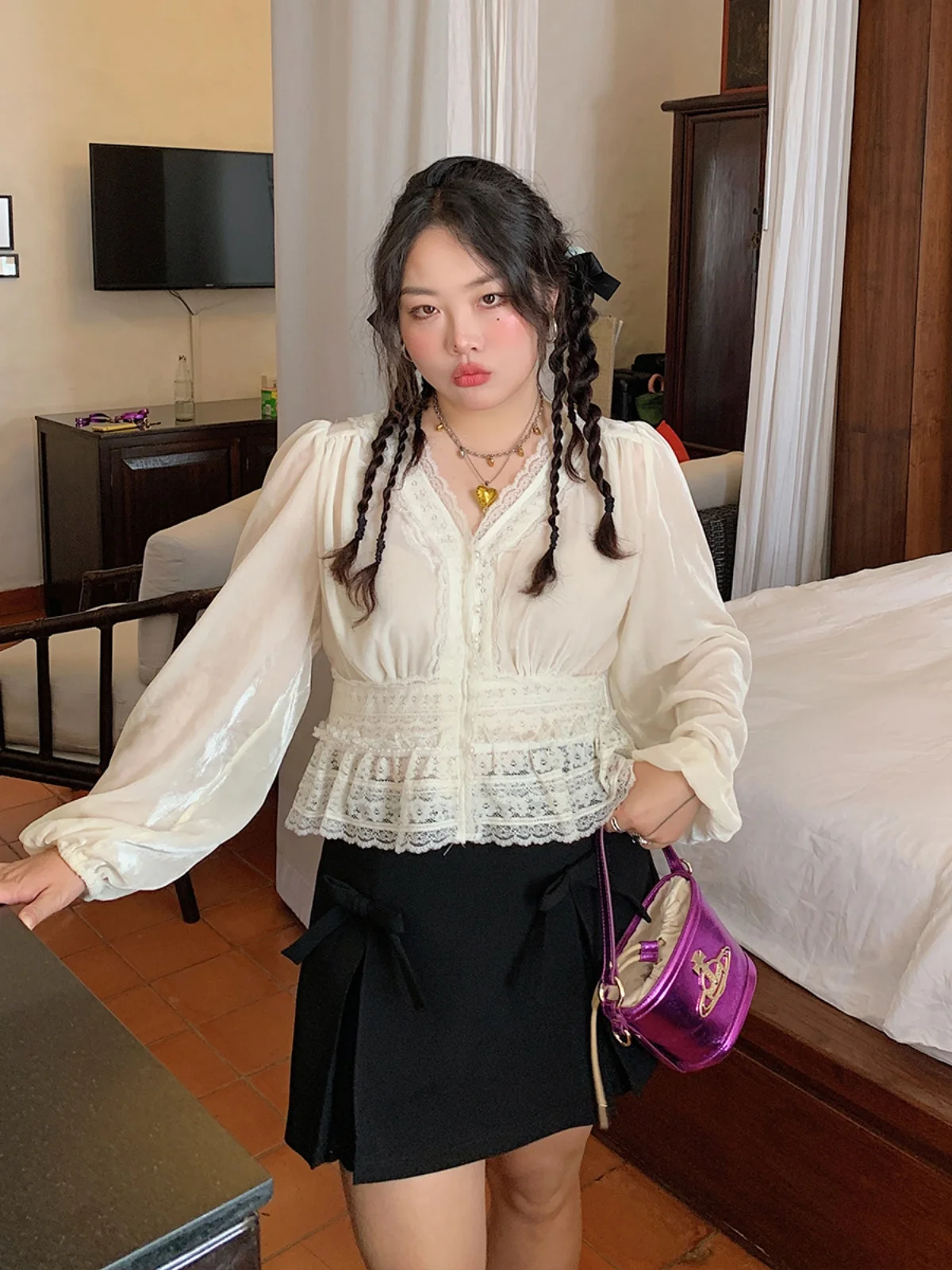 Gold Day Branch Lace Patchwork V-ne Velvet irt Women's 2025 New Autumn Wear Heavyweight High Size Long Sve Top
Gold Day Branch Lace Patchwork V-ne Velvet irt Women's 2025 New Autumn Wear Heavyweight High Size Long Sve Top