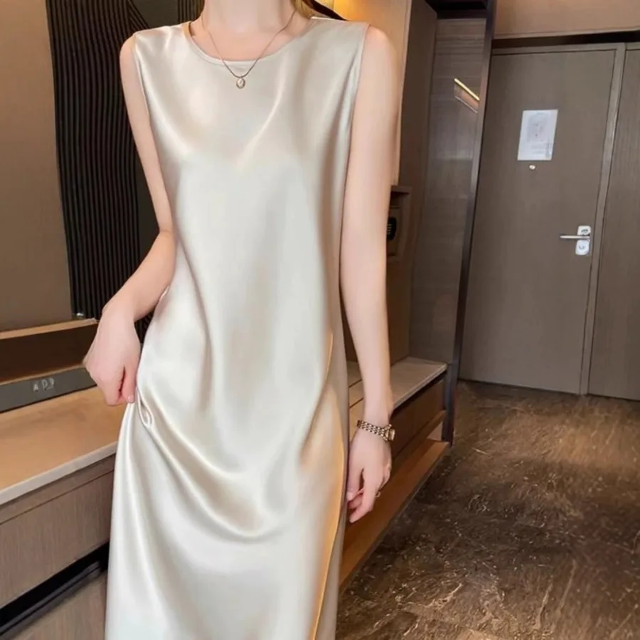 【New Arrival】Sleeveless Satin Slip Dress, Round Neck Midi for Women
【New Arrival】Sleeveless Satin Slip Dress, Round Neck Midi for Women
