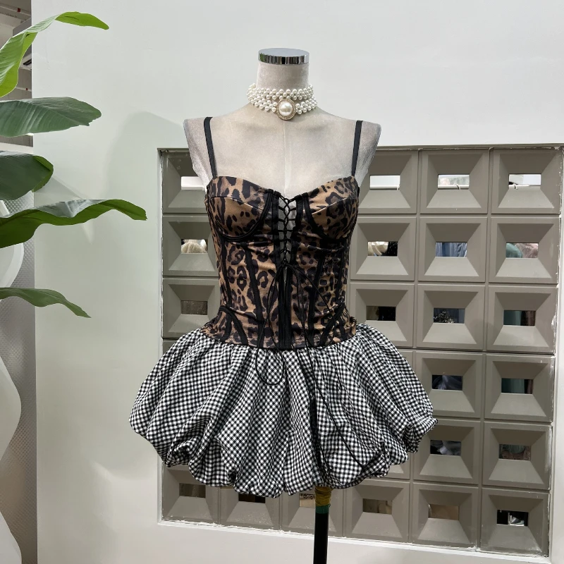 Hollow out lace up elastic leopard print suspender plaid bubble comic pumpkin pants skirt spicy girl style outfit
Hollow out lace up elastic leopard print suspender plaid bubble comic pumpkin pants skirt spicy girl style outfit