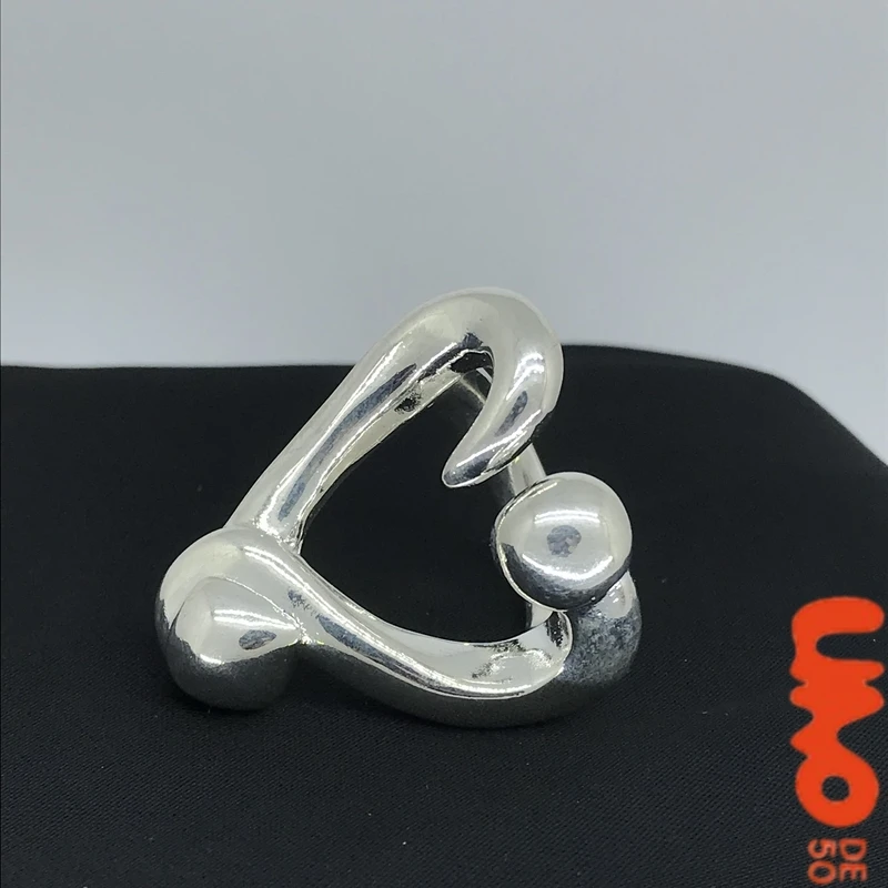2025 Best-selling Explosions UNO DE 50 Irregular S925 Silver Temperament High Sense of Luxury Metal Fashion Commuter Joker Ring
2025 Best-selling Explosions UNO DE 50 Irregular S925 Silver Temperament High Sense of Luxury Metal Fashion Commuter Joker Ring