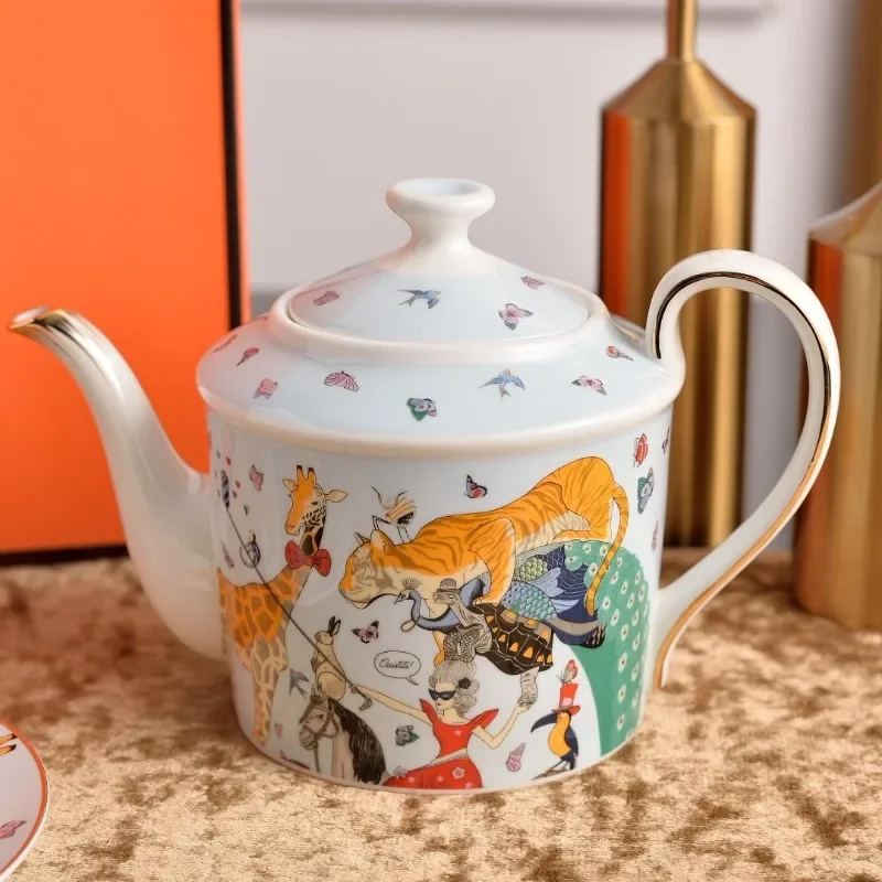 New bone china coffee set with coffee cup double cup plate 600ml teapot, housewarming wedding gift 2 cups 2 plates tableware set
New bone china coffee set with coffee cup double cup plate 600ml teapot, housewarming wedding gift 2 cups 2 plates tableware set