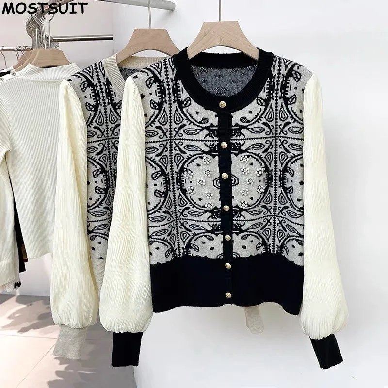 Vintage Elegant Jacquard Sweater Women Pearl Beaded Spliced Sleeve O-neck Cardigan Knitwear 2024 Autumn Stylish Chic Jumpers
Vintage Elegant Jacquard Sweater Women Pearl Beaded Spliced Sleeve O-neck Cardigan Knitwear 2024 Autumn Stylish Chic Jumpers