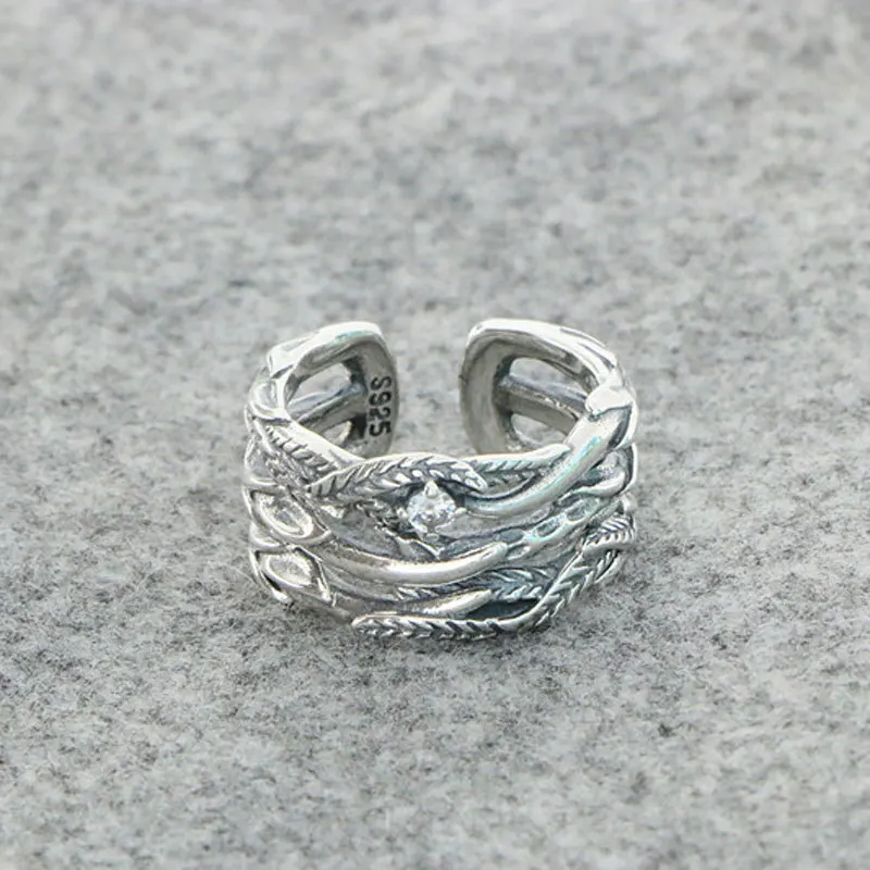 Punk trendy sterling silver vintage Teng stripe feather ring Fashionable and Personalized Temperament Opening Index Finger Ring
Punk trendy sterling silver vintage Teng stripe feather ring Fashionable and Personalized Temperament Opening Index Finger Ring