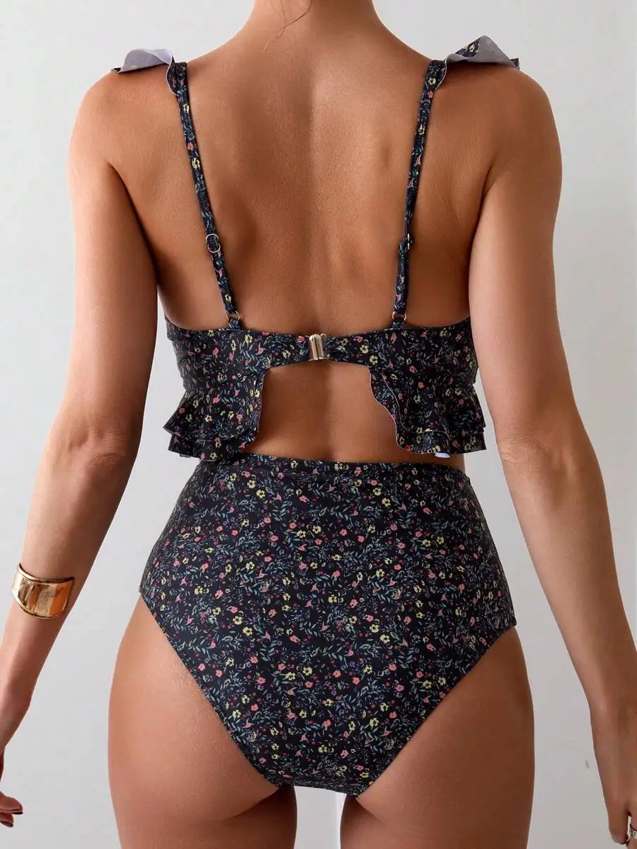 High-Waisted Floral Ditsy Print Bikini With Ruffled Back Detail And Adjustable Spaghetti Straps For Summer Beach Wear
High-Waisted Floral Ditsy Print Bikini With Ruffled Back Detail And Adjustable Spaghetti Straps For Summer Beach Wear