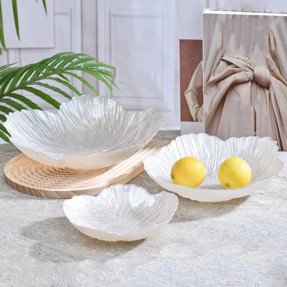Flower-shaped Art Glass Bowl Modern Solid Color Crystal Glass Dessert Dish Versatile Irregular Fruit Plates Bowl Bread
Flower-shaped Art Glass Bowl Modern Solid Color Crystal Glass Dessert Dish Versatile Irregular Fruit Plates Bowl Bread
