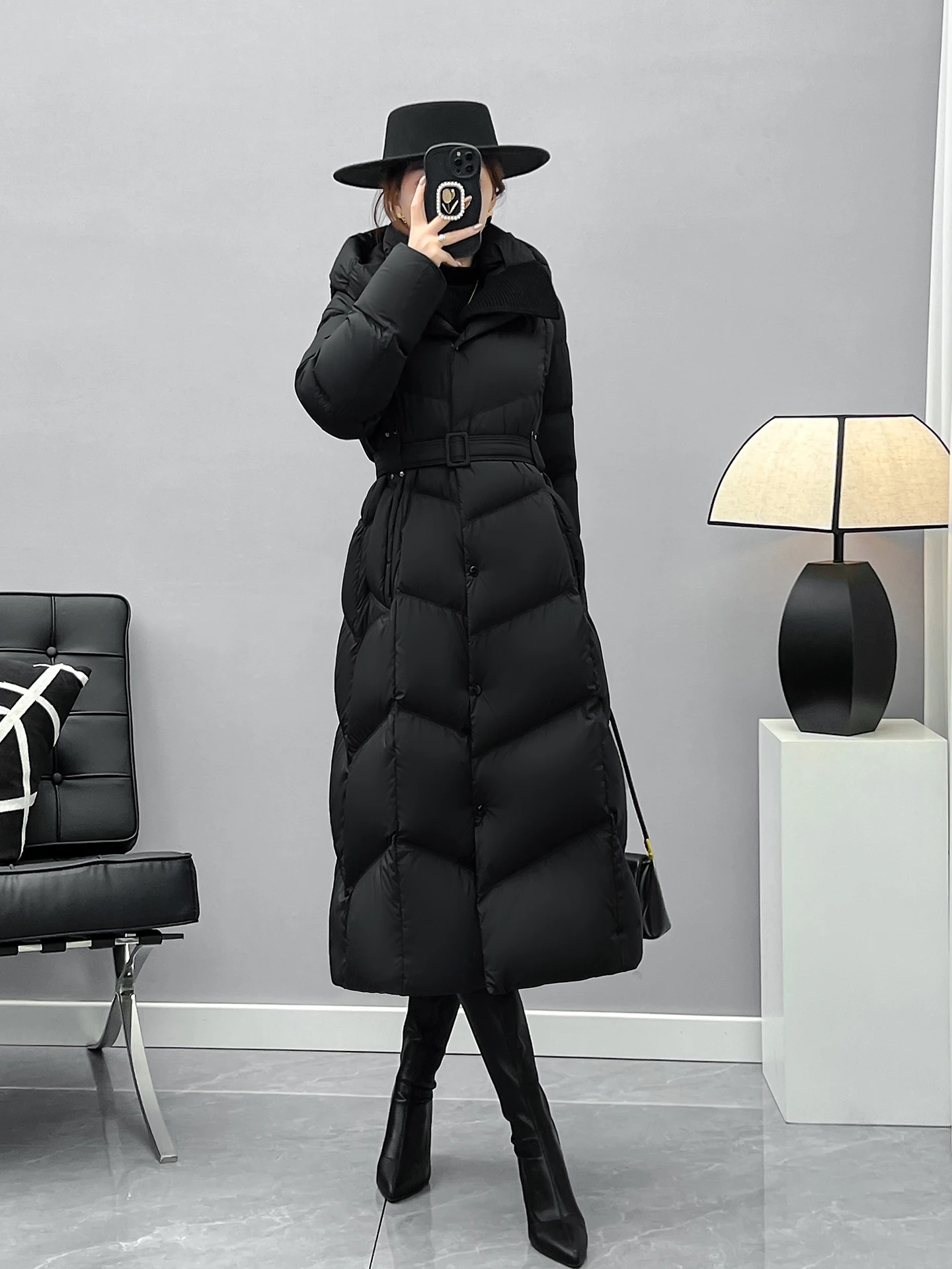 Длинное пальто с капюшоном из белого пуха, до колен, теплое, для повседневной носки, для женщин, зима 2025, новинка
Длинное пальто с капюшоном из белого пуха, до колен, теплое, для повседневной носки, для женщин, зима 2025, новинка