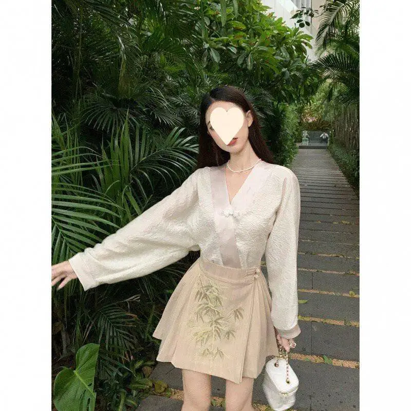 New Chinese Style Textured V-Neck Long Sleeve Embroidered Shirt And Half Skirt Women's Fashion Set Autumn 2025 New Arrival
New Chinese Style Textured V-Neck Long Sleeve Embroidered Shirt And Half Skirt Women's Fashion Set Autumn 2025 New Arrival